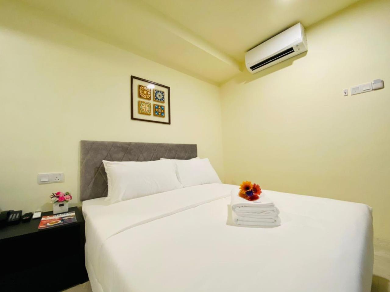 Bishop Hotel George Town Extérieur photo